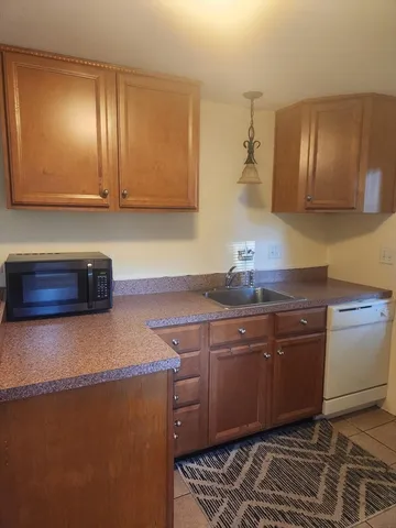 $2,200 | 5 Greenville Street, Spencer, MA 01562