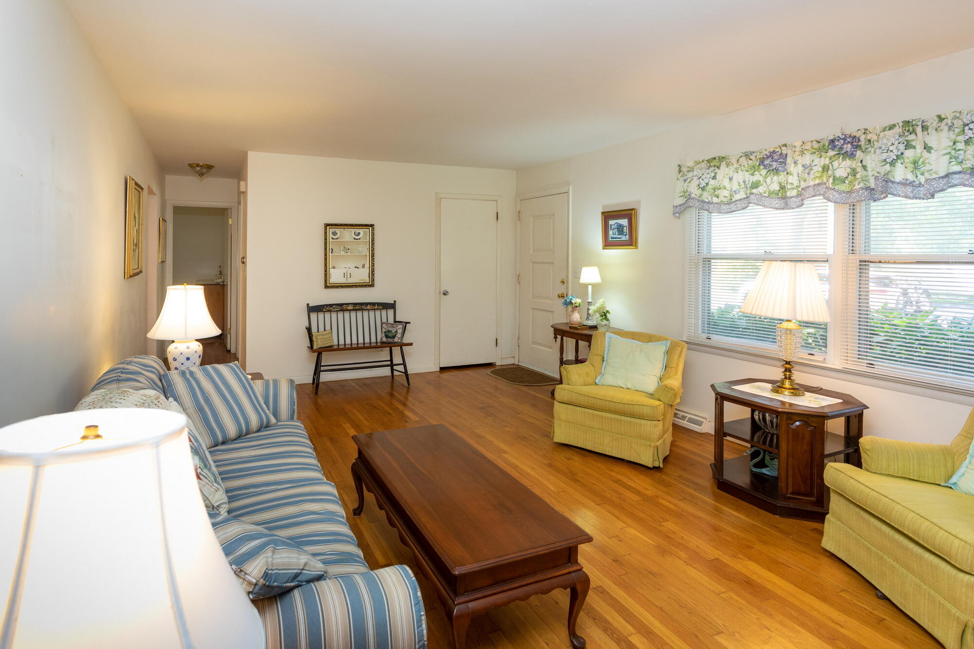 28 Crooked Pond Road Hyannis, MA 02601 - Photo 11 of 28 11
