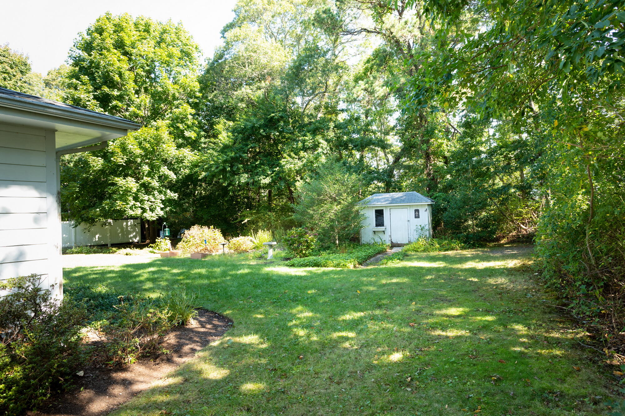 28 Crooked Pond Road Hyannis, MA 02601 - Photo 4 of 28 04