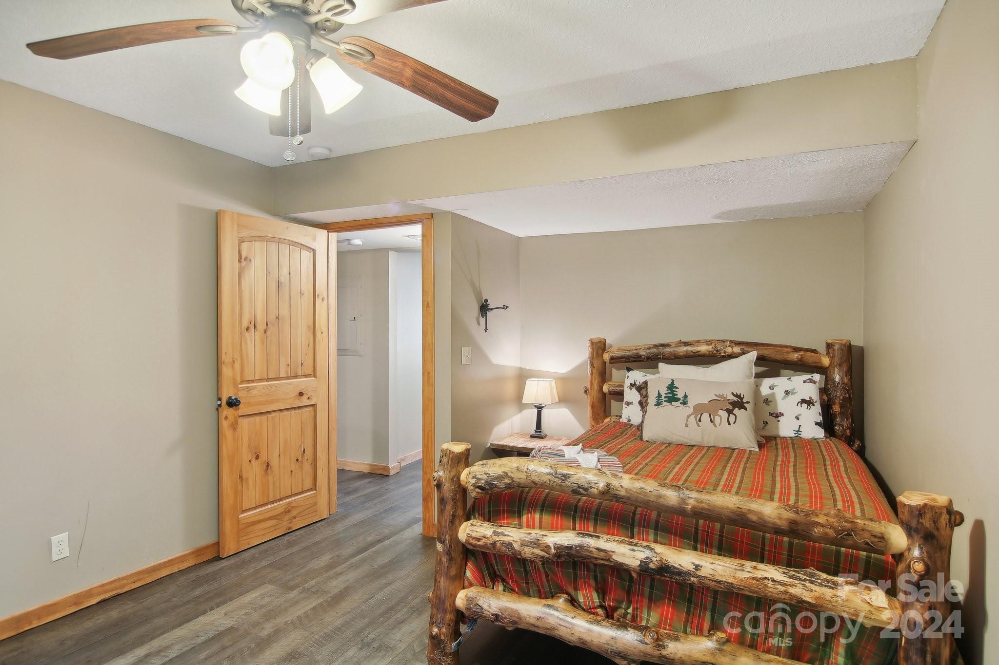 27 Tuckaway Road Waynesville, NC 28785 - Photo 34 of 48 Gallery Image 34