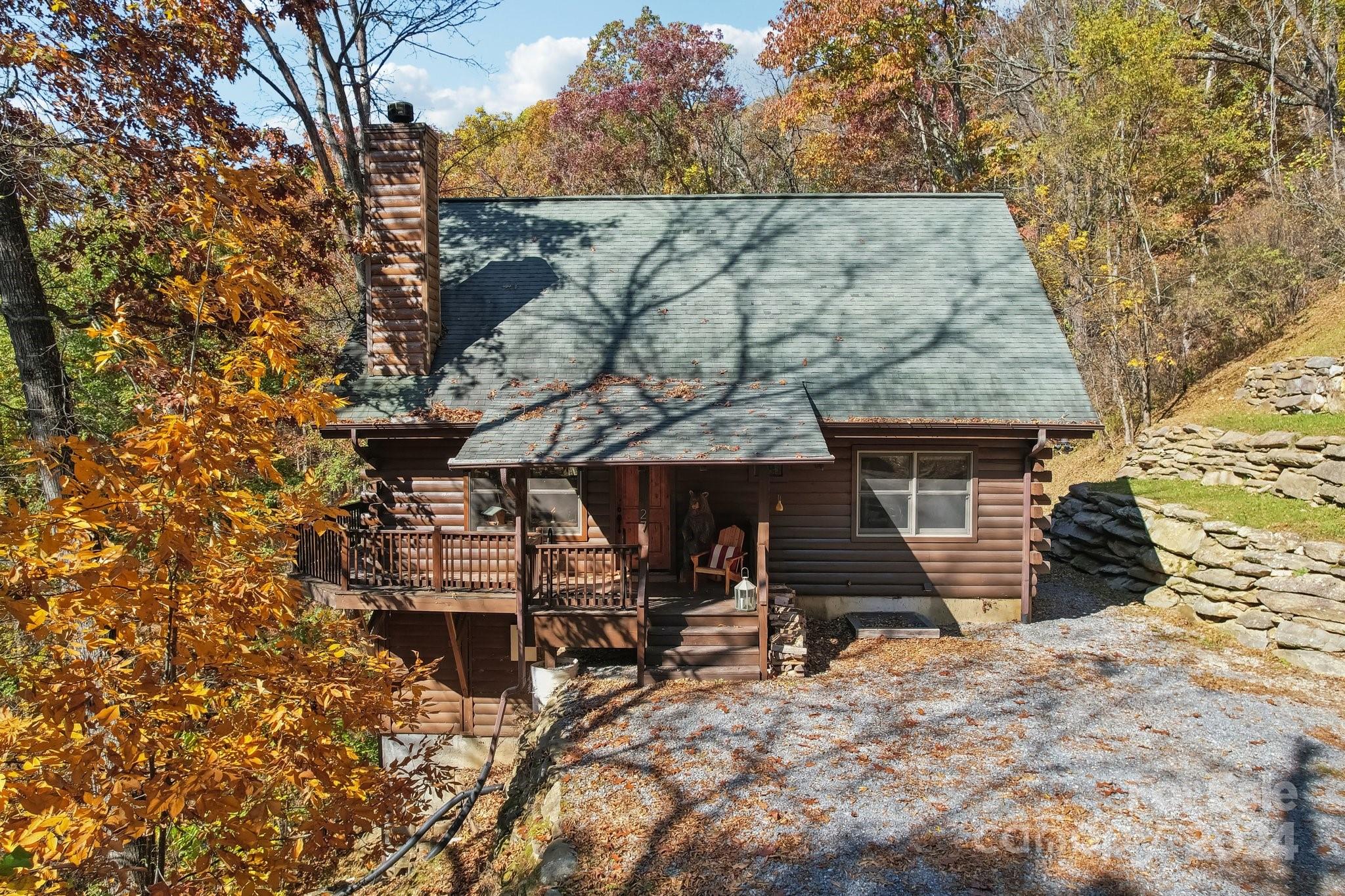 27 Tuckaway Road Waynesville, NC 28785 - Photo 4 of 48 Gallery Image 4