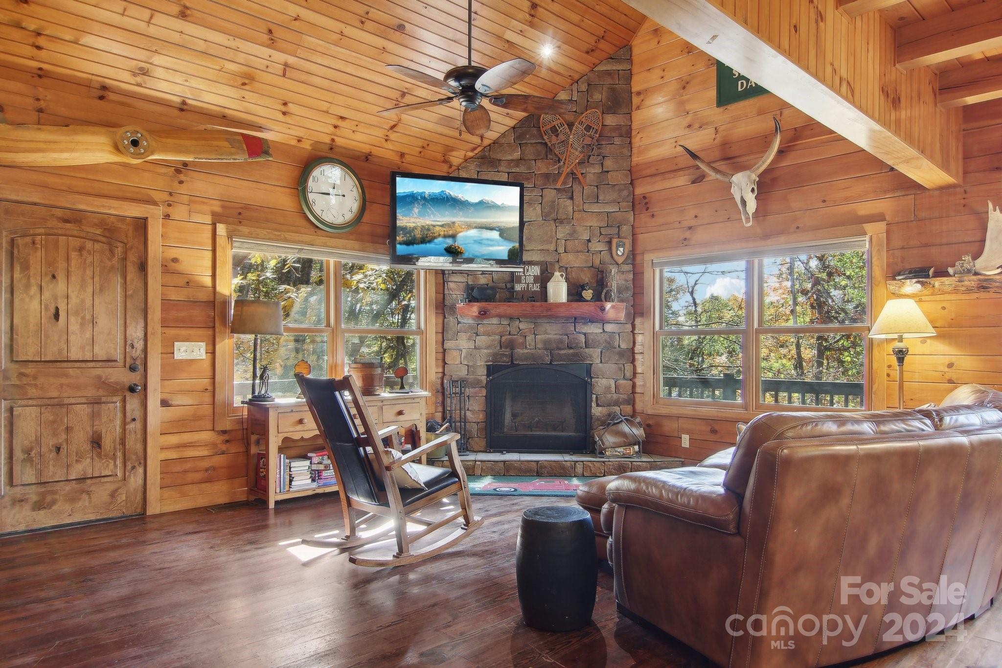 27 Tuckaway Road Waynesville, NC 28785 - Photo 10 of 48 Gallery Image 10