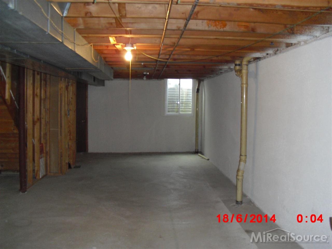 27431 Hoover Road, Unit 28 Warren, MI 48093 - Photo 25 of 28 31198618-24.JPG