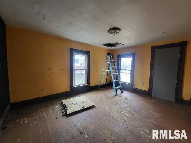 $17,900 | 523 Church Street, Cameron, IL 61423