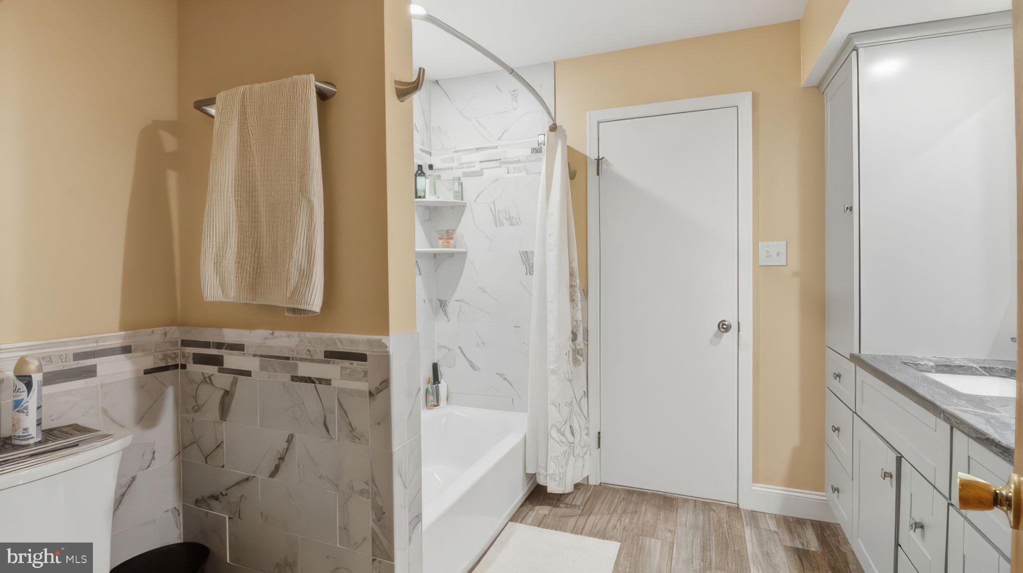 2185 Sams Creek Road Westminster, MD 21157 - Photo 23 of 56 Jack and Jill Bathroom