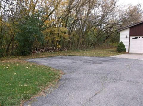 4225 Calkins Road Flint, MI 48532 - Photo 12 of 21 20185295-11.JPG
