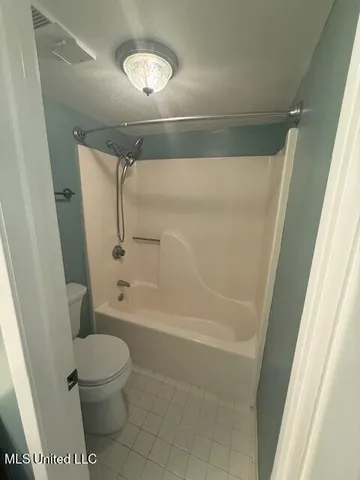 $1,800 | 520 Beach Boulevard, Unit 508, Biloxi, MS 39530