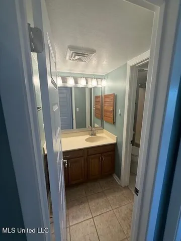 $1,800 | 520 Beach Boulevard, Unit 508, Biloxi, MS 39530