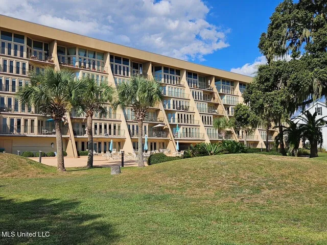 $1,800 | 520 Beach Boulevard, Unit 508, Biloxi, MS 39530