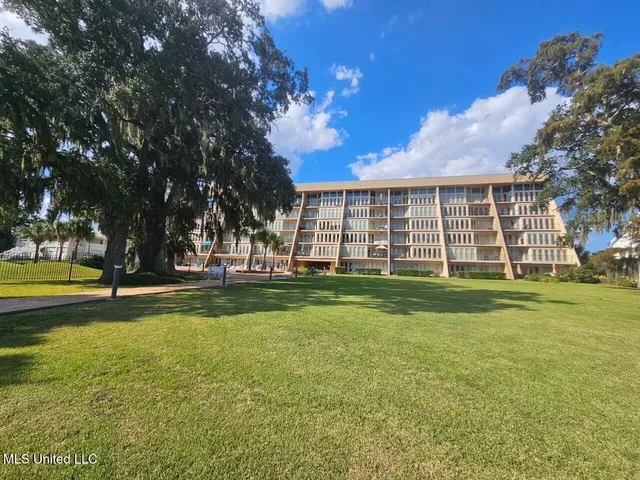 $1,800 | 520 Beach Boulevard, Unit 508, Biloxi, MS 39530