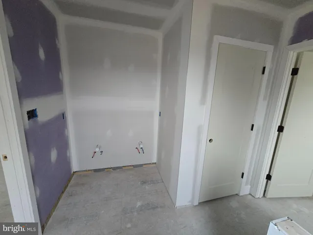 an empty room with window