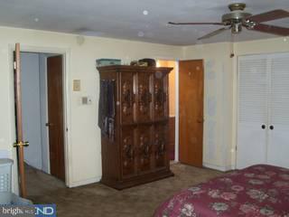 1417 Powell Road Brookhaven, PA 19015 - Photo 4 of 6
