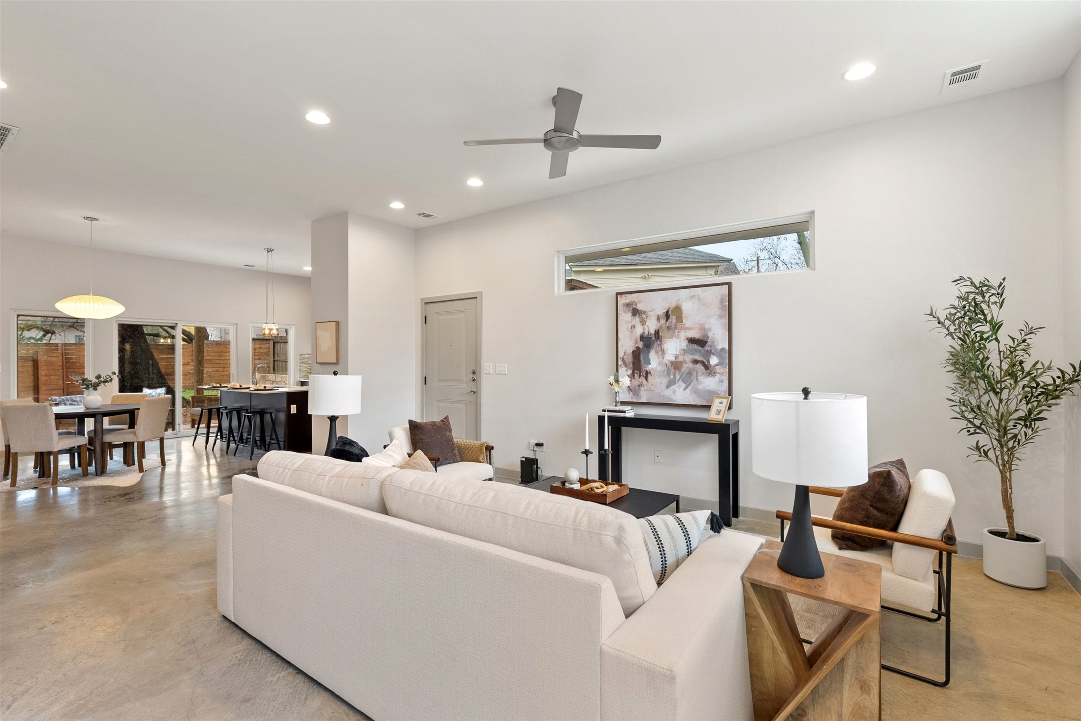 2805 Sol Wilson Avenue, Unit B Austin, TX 78702 - Photo 3 of 34