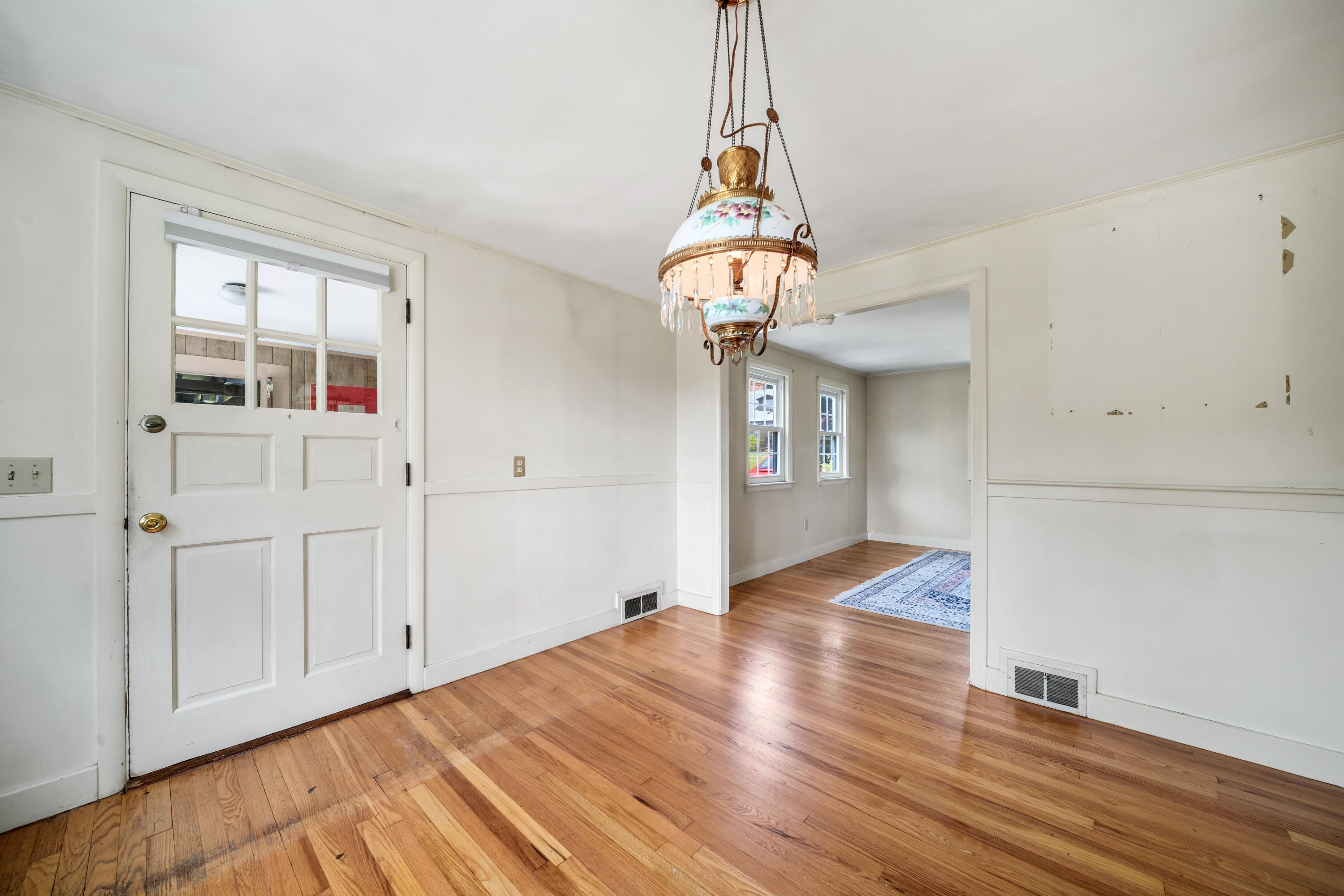 157 Old Road Eliot, ME 03903 - Photo 5 of 46 Entrance From Mudroom