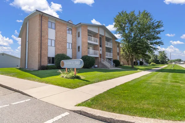 $279,900 | 9621 Merrillville Road, Unit 304, Crown Point, IN 46307