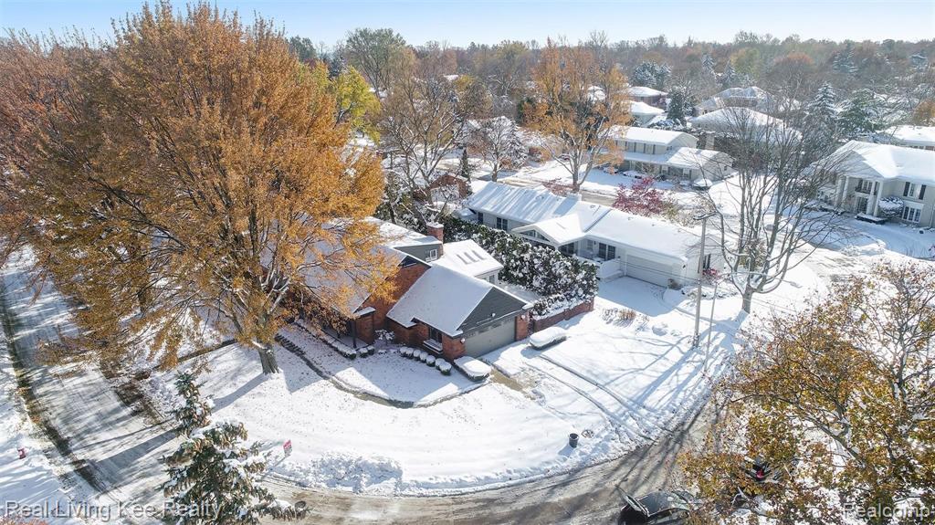 61 North Duval Road Grosse Pointe Shores, MI 48236 - Photo 29 of 33