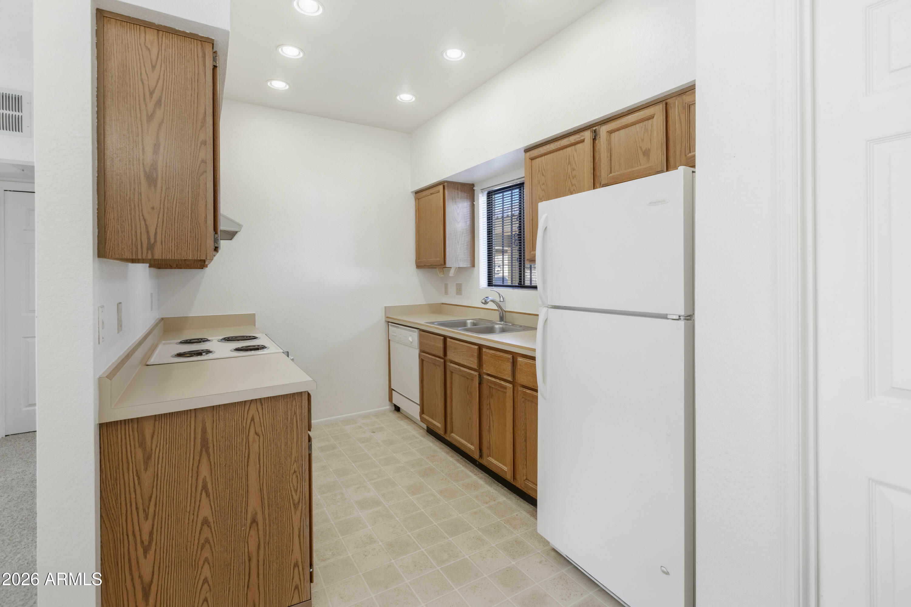 5500 North Valley View Road, Unit 101 Tucson, AZ 85718 - Photo 13 of 26 Kitchen