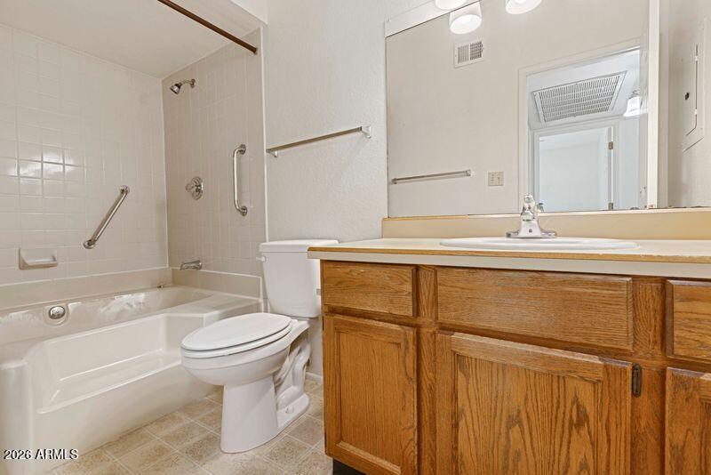 5500 North Valley View Road, Unit 101 Tucson, AZ 85718 - Photo 15 of 26 Bathroom with Garden Tub and Shower