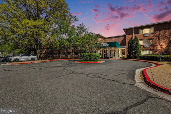 $295,000 | 10570 Main Street, Unit 203, Fairfax, VA 22030