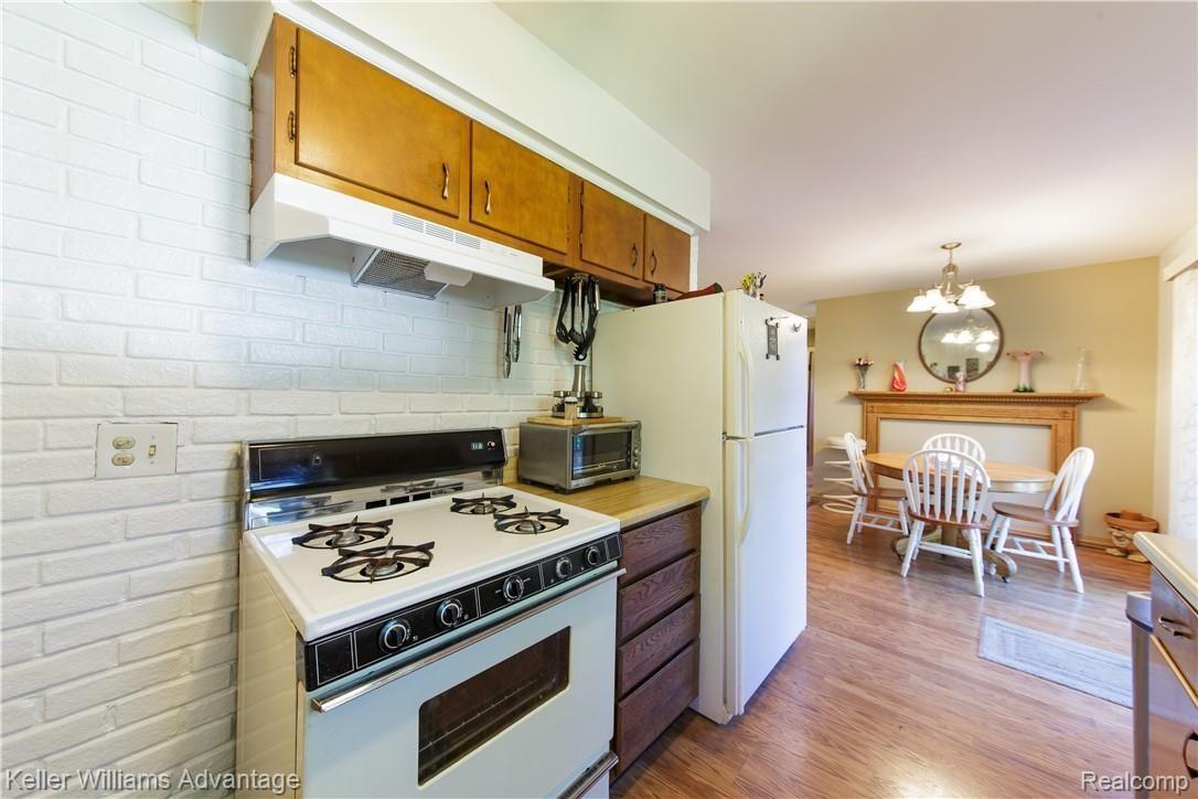 3496 South Irish Road Davison, MI 48423 - Photo 8 of 39 Irish Rd_3496_Kitchen_06.jpg