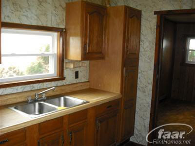 509 Spring Street Durand, MI 48429 - Photo 9 of 16 20110234-8.JPG