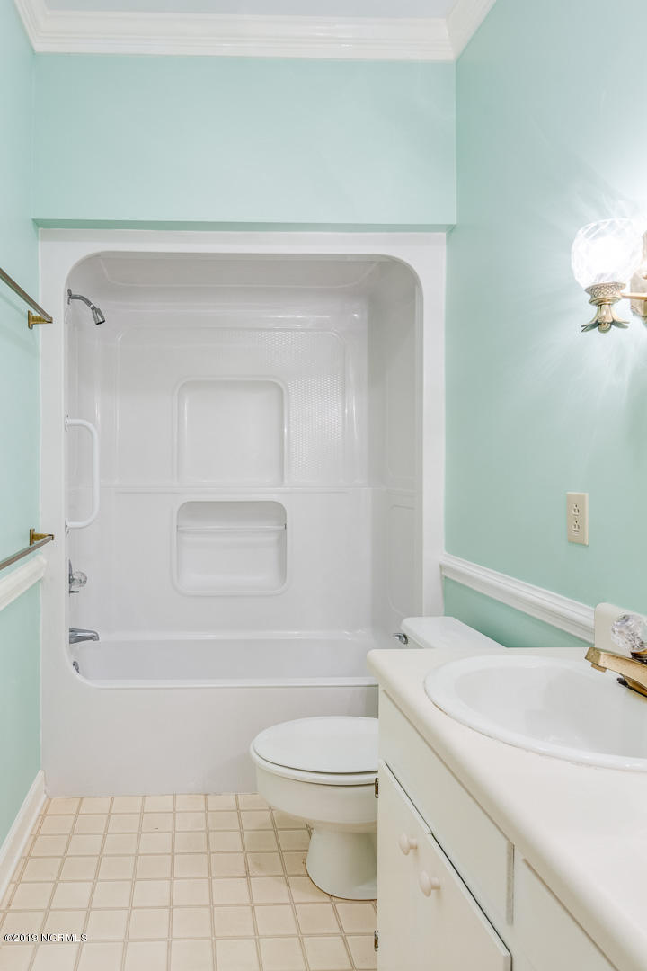 1602 Tryon Road New Bern, NC 28560 - Photo 27 of 53 Master Bath!