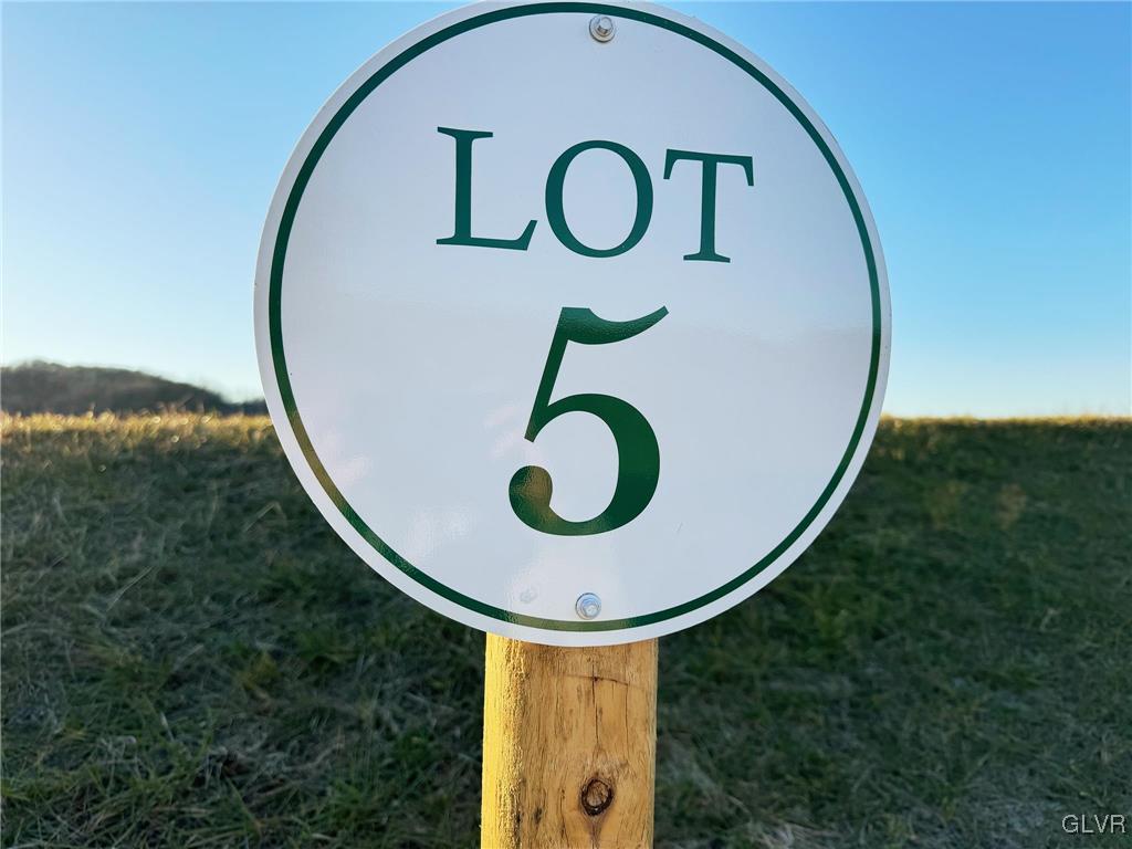 6390 Springhouse Path Bethlehem, PA 18015 - Photo 2 of 2