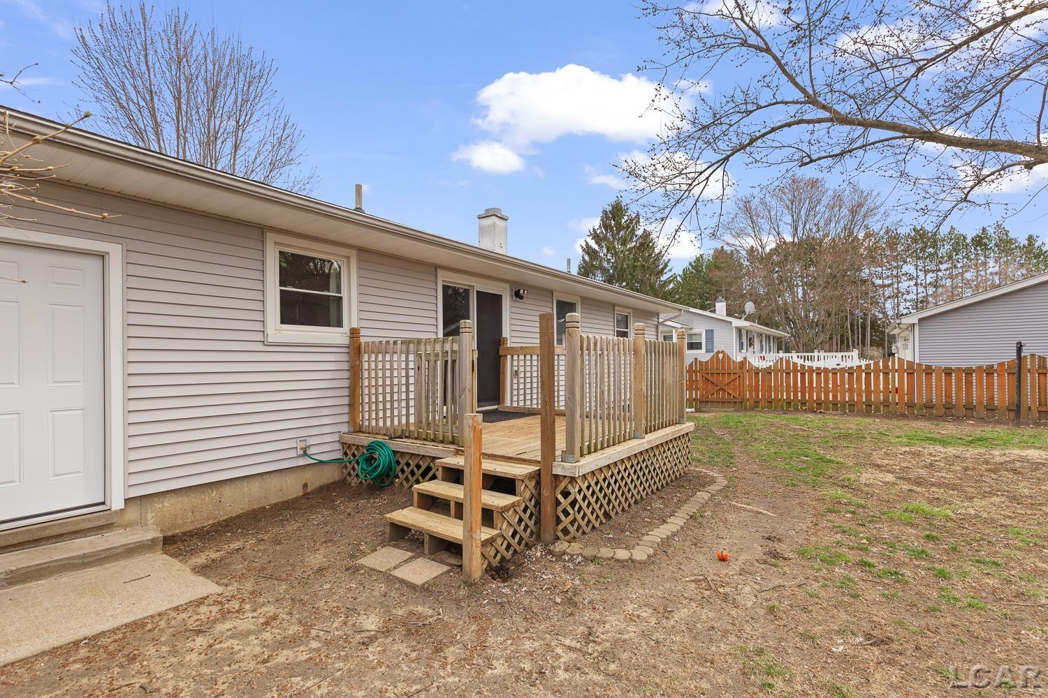 4130 North Draper Road Jackson, MI 49203 - Photo 6 of 40 50170517-61862d07-56f2-4c9f-82a4-6ecf4db2f142.JPG