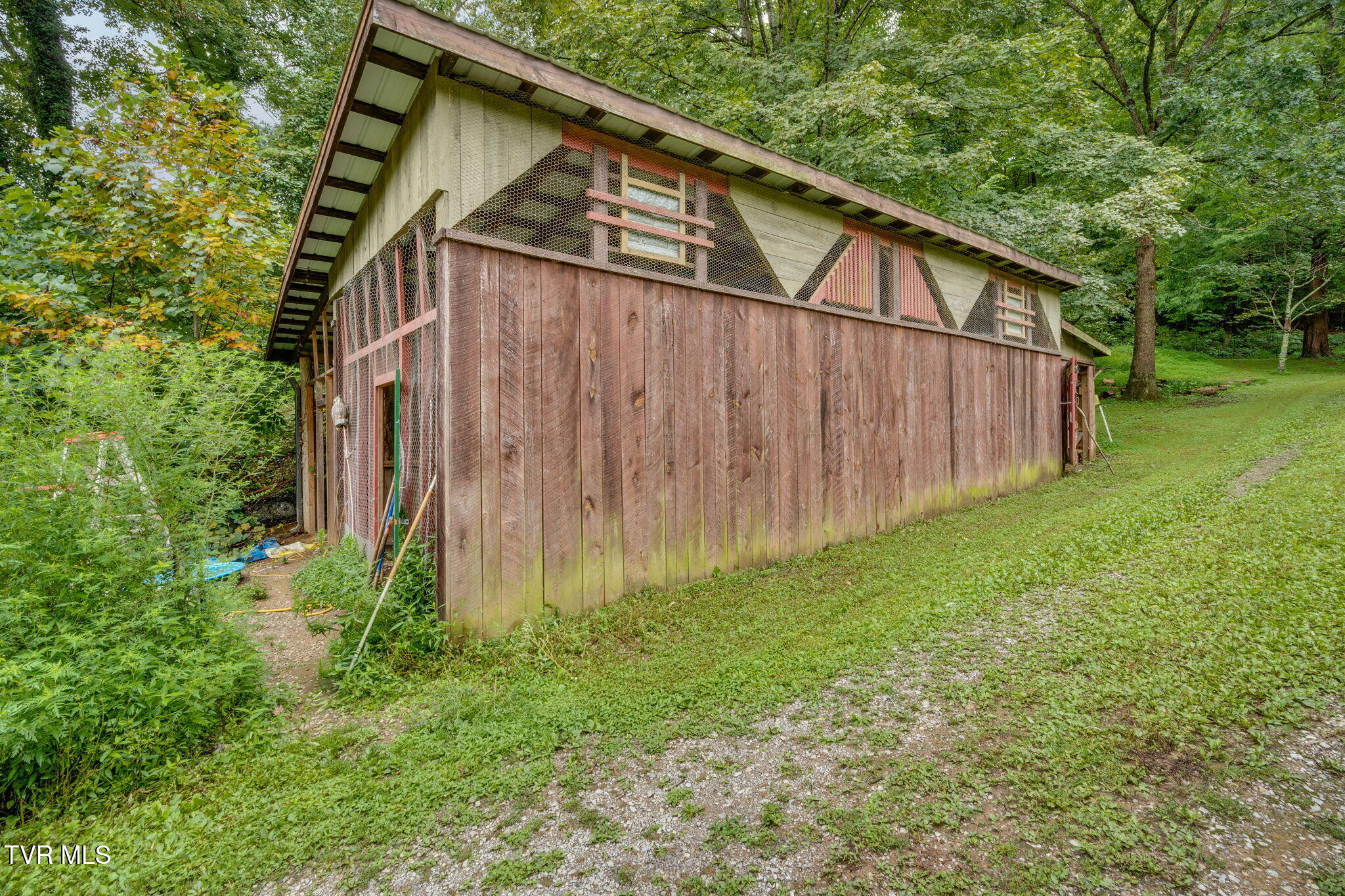 1530 Powder Branch Road Johnson City, TN 37601 - Photo 22 of 30 029