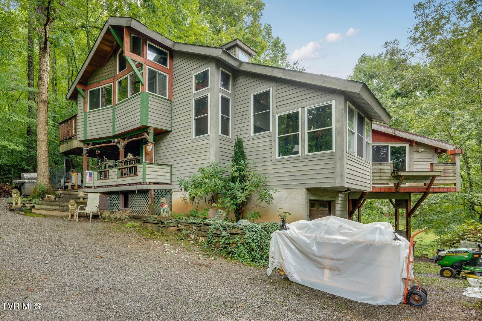 1530 Powder Branch Road Johnson City, TN 37601 - Photo 3 of 30 002