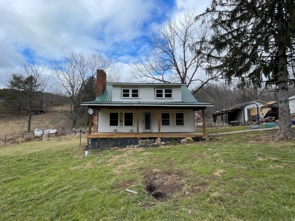 2709 Julia Simpkins Road Hiwassee, VA 24347 - Photo 8 of 25 Gallery Image 8