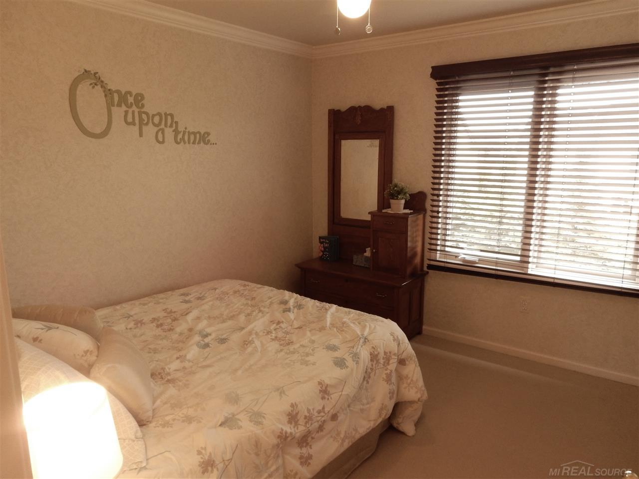2007 Peterwood Rochester Hills, MI 48307 - Photo 30 of 40