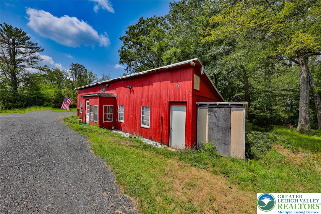 181 East Moorestown Road Wind Gap, PA 18091 - Photo 8 of 52 Gallery Image 8