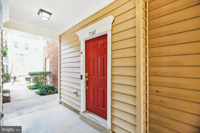 $3,300 | 7141 Huntley Creek Place, Unit 58, Alexandria, VA 22306