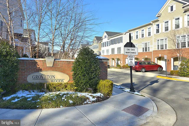 $3,300 | 7141 Huntley Creek Place, Unit 58, Alexandria, VA 22306