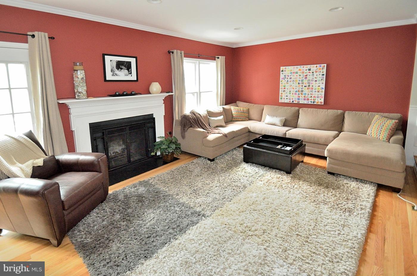 4621 4th Road North Arlington, VA 22203 - Photo 2 of 24 Living Room
