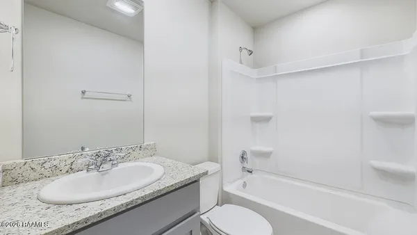 $231,000 | 160 Cottage Cove Drive, Maurice, LA 70555