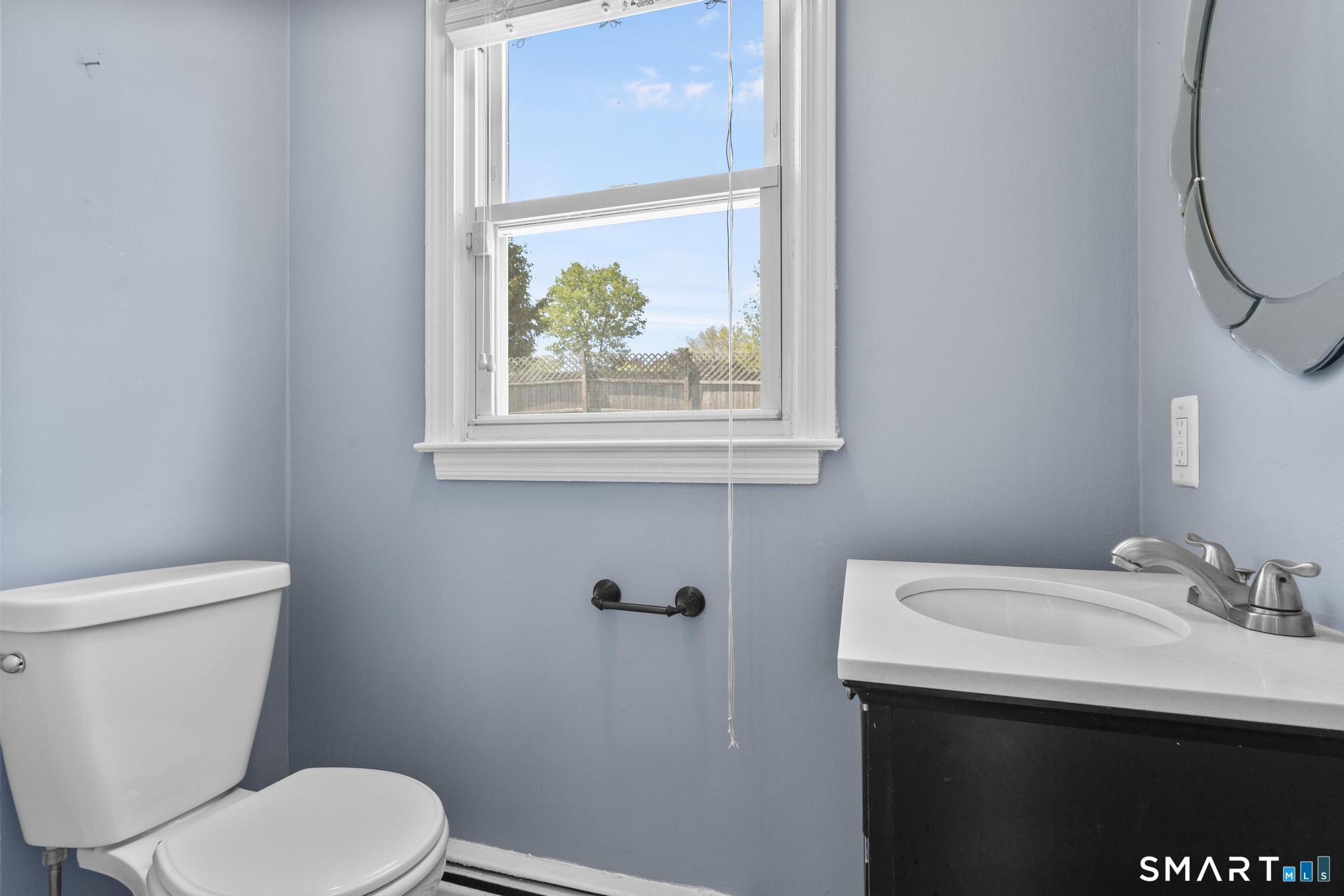 77 Round Hill Road Fairfield, CT 06824 - Photo 8 of 35