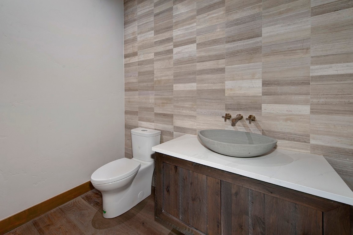 25 Tip Top Trail Keystone, CO 80435 - Photo 16 of 39 a bathroom with a sink and a toilet