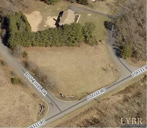 433 Coffee Road Lynchburg, VA 24503 - Photo 3 of 3 a view of a dry yard with wooden fence