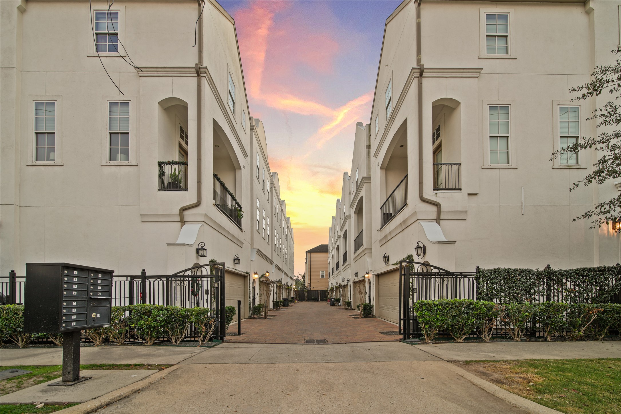 1250 West 23rd Street Houston, TX 77008 - Photo 1 of 50 Private, gated access!