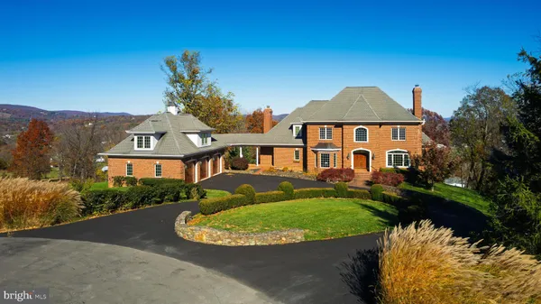 $1,690,000 | 35060 Patience Court, Round Hill, VA 20141