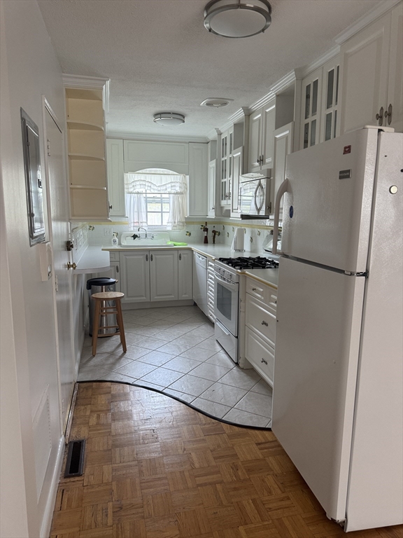 137 Lake Shore Road, Unit 2 Boston, MA 02135 - Photo 1 of 5