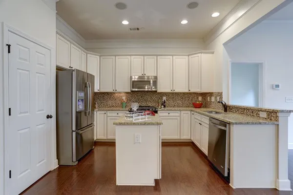 $3,900 | 104 Wellington Trace, Atlanta, GA 30328