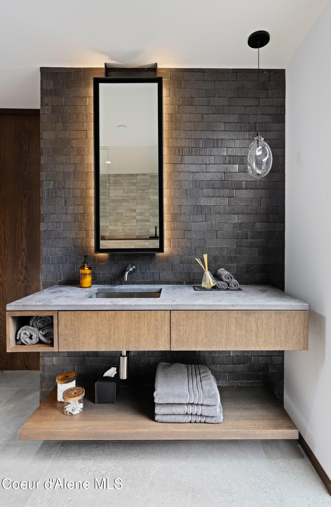 5 Crystal Springs Road Sandpoint, ID 83864 - Photo 14 of 74 Bathroom Concept