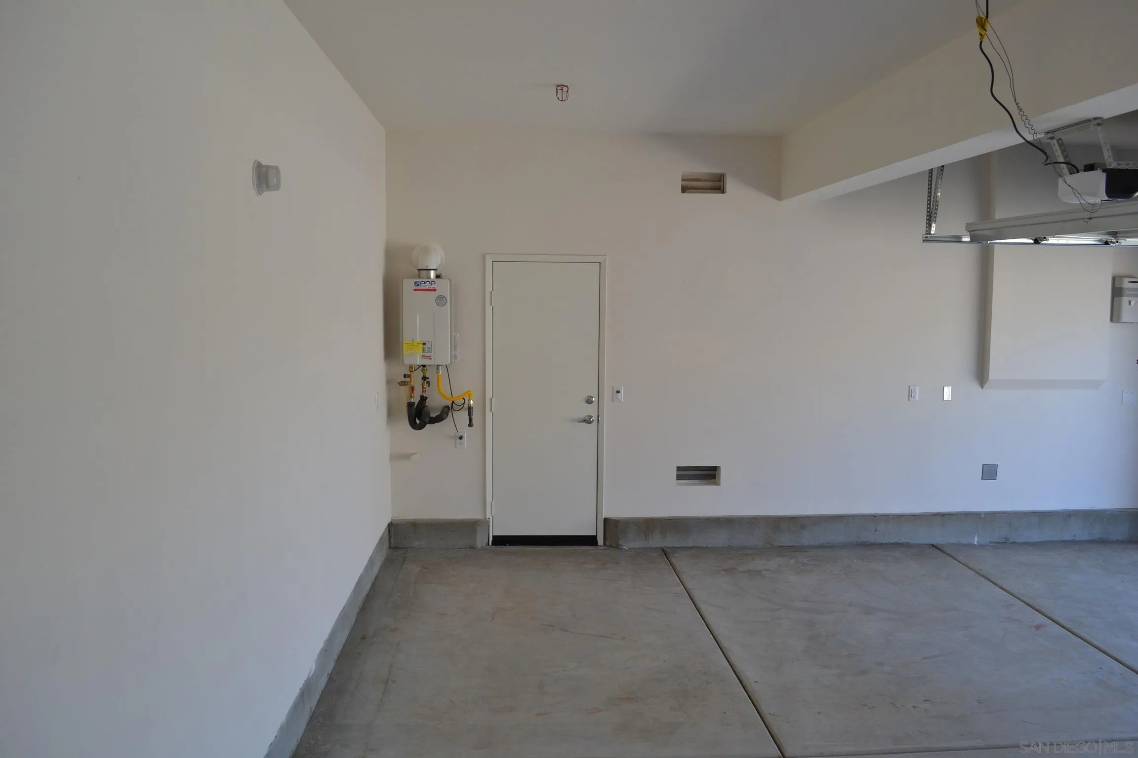 35329 White Camarillo Lane Fallbrook, CA 92028 - Photo 14 of 16 a view of room