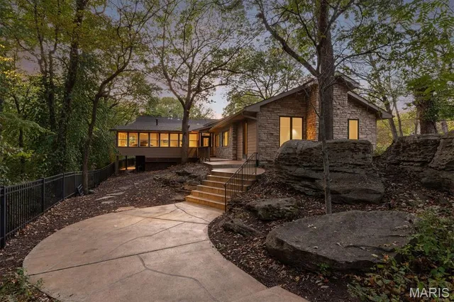 $2,000,000 | 1800 West Adams Avenue, Kirkwood, MO 63122