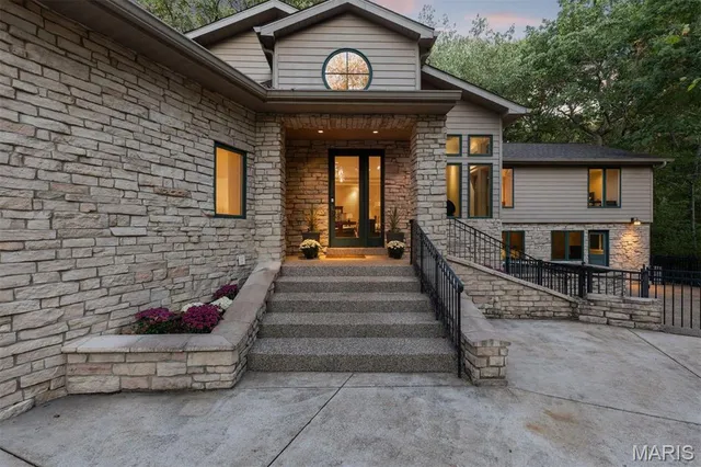 $2,000,000 | 1800 West Adams Avenue, Kirkwood, MO 63122