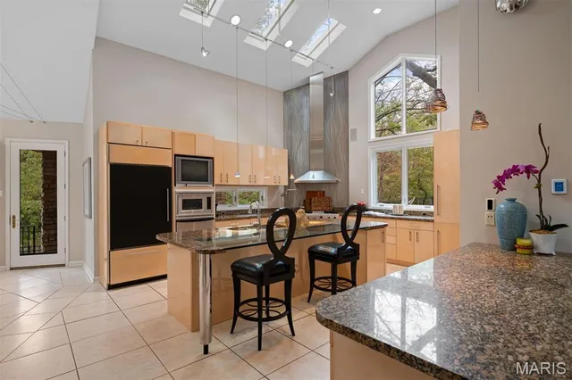 $2,000,000 | 1800 West Adams Avenue, Kirkwood, MO 63122