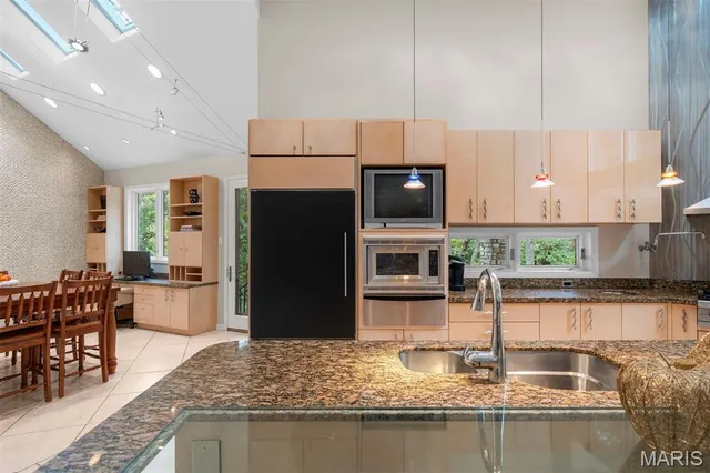 $2,000,000 | 1800 West Adams Avenue, Kirkwood, MO 63122